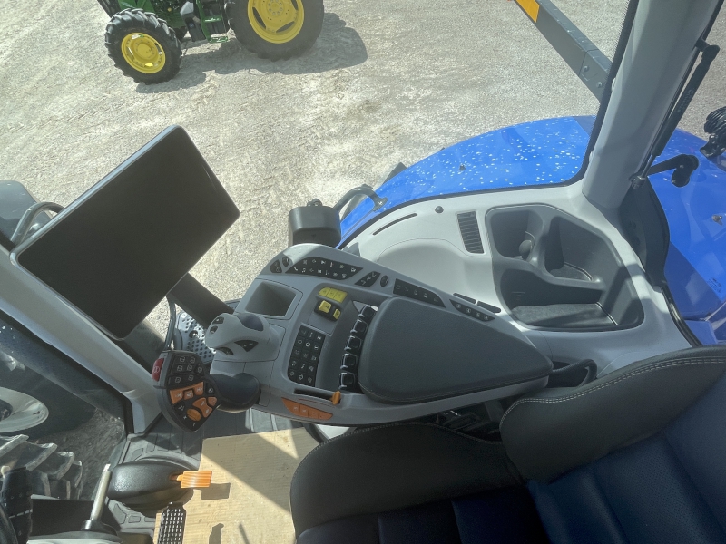 2023 New Holland T8.320 PLMI Tractor