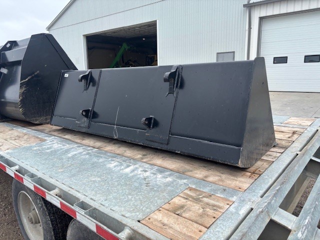2024 CNH 84" Bucket