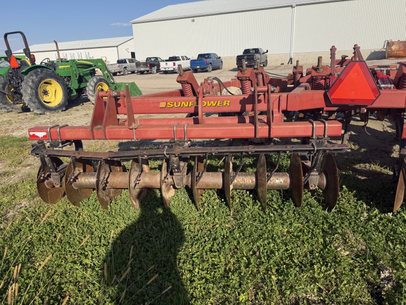Sunflower 4510 Chisel Plow