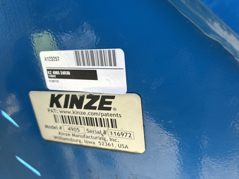 2022 Kinze 4905 24R30 Planter