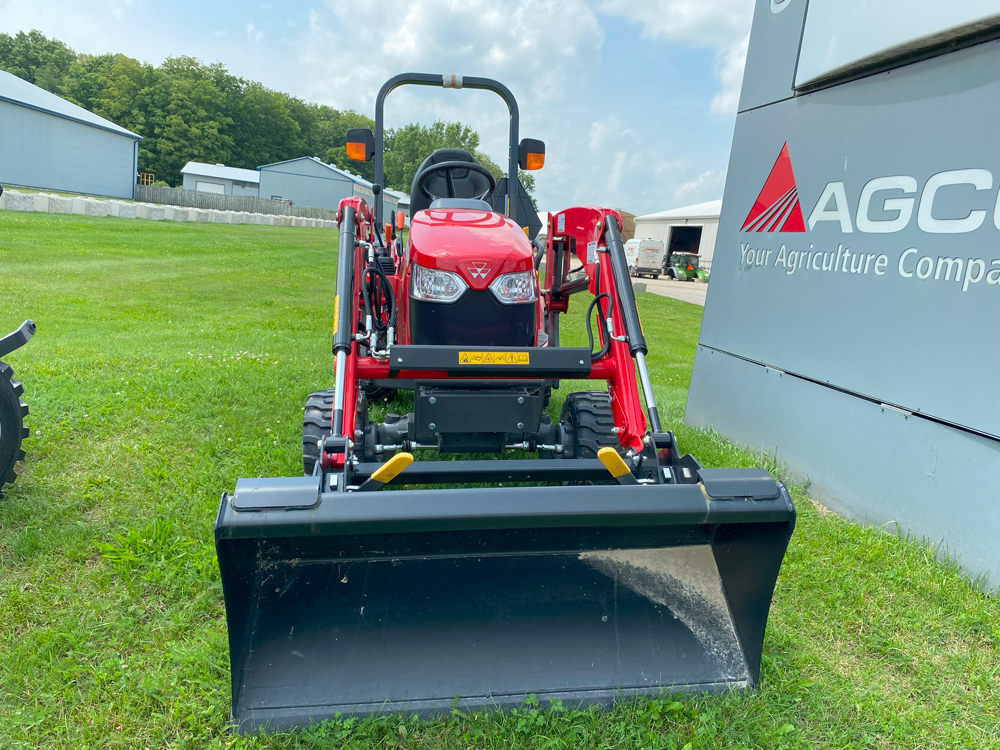 2022 Massey Ferguson GC1723E Tractor