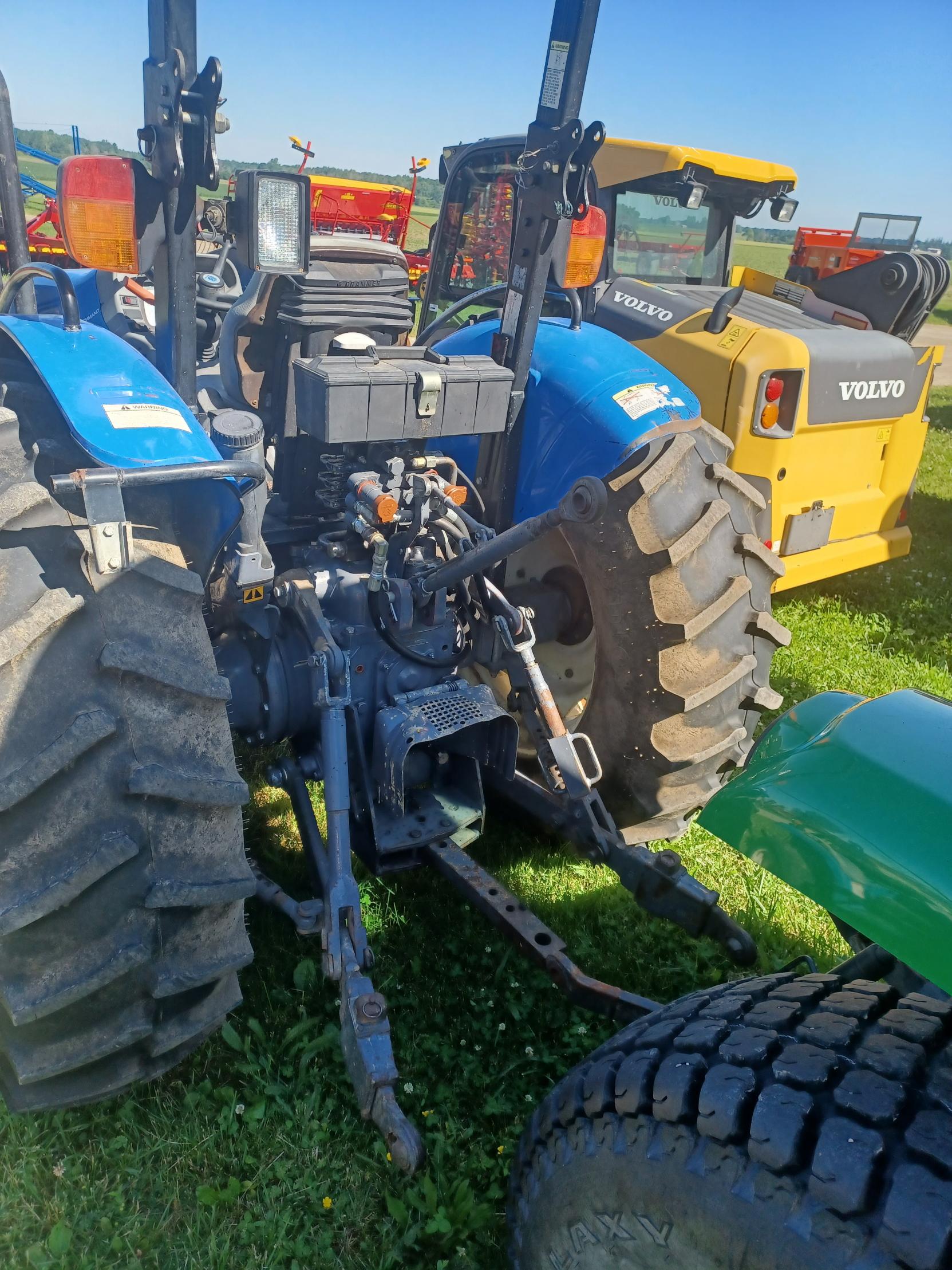 New Holland TN75 Tractor