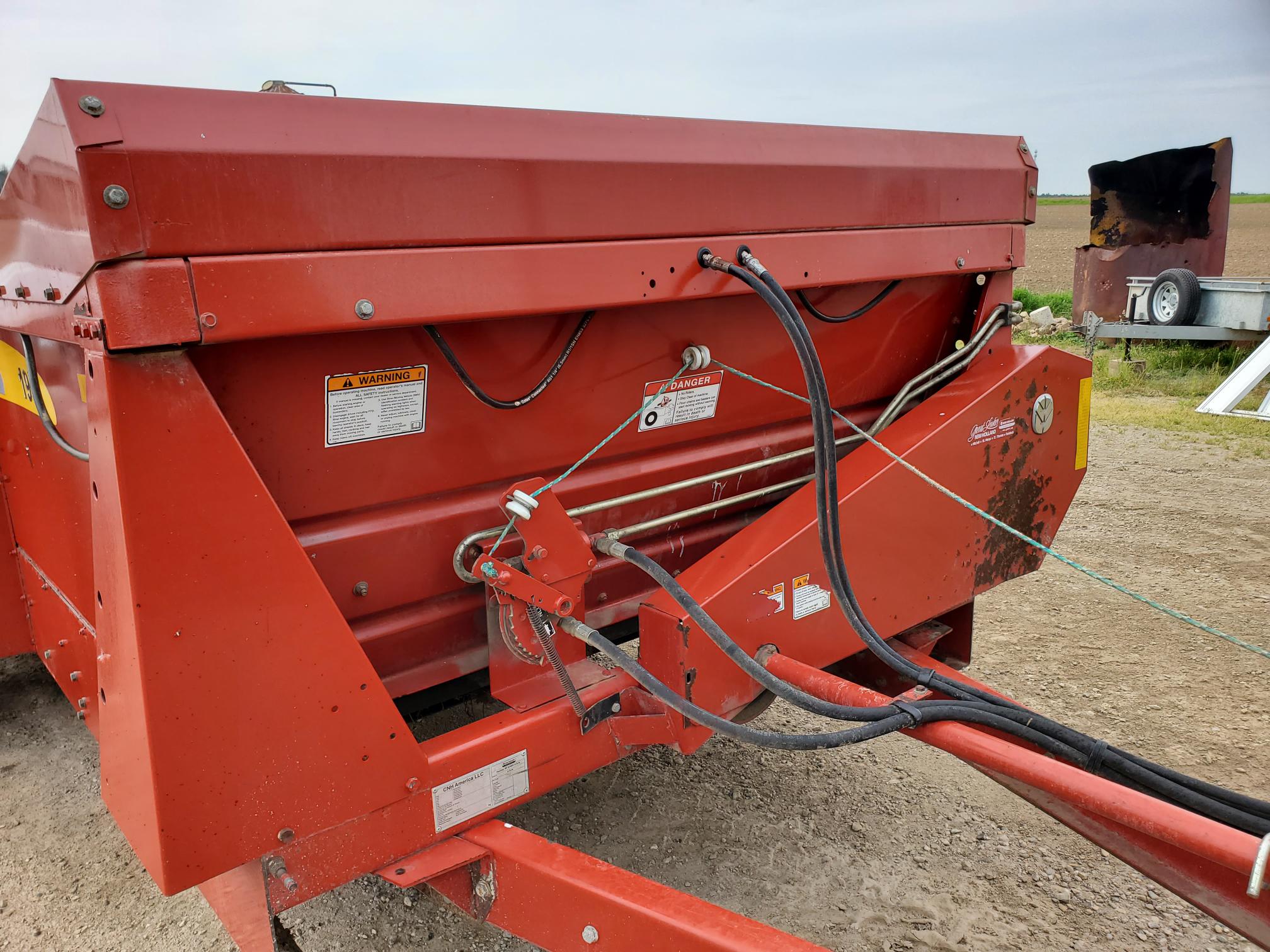 New Holland 195 Manure Spreader