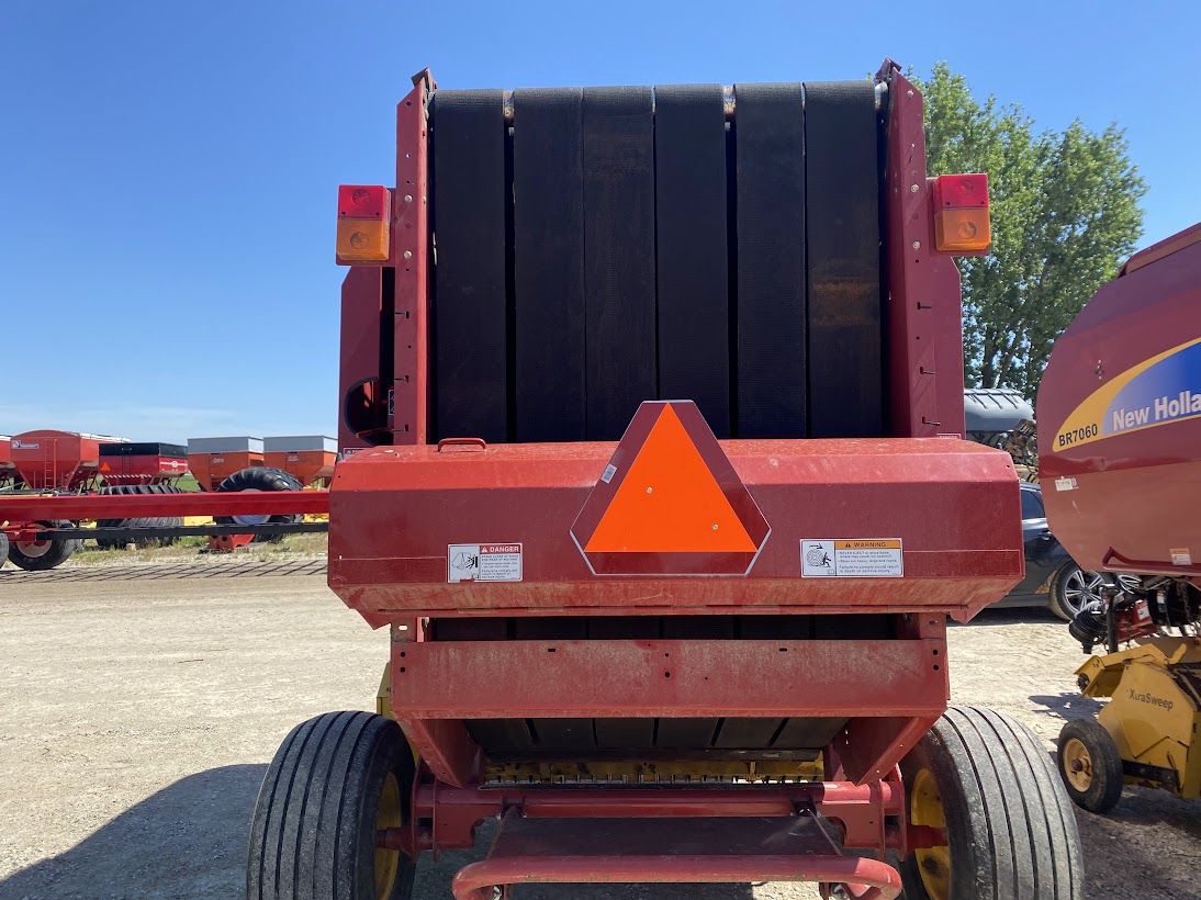 2009 New Holland BR7060 Baler/Round