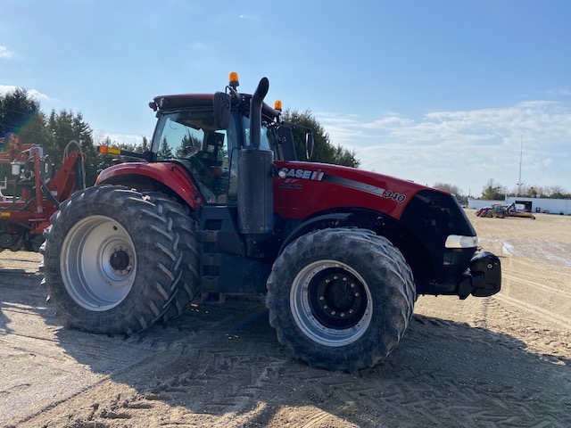 2019 Case IH MAGNUM 340 Tractor