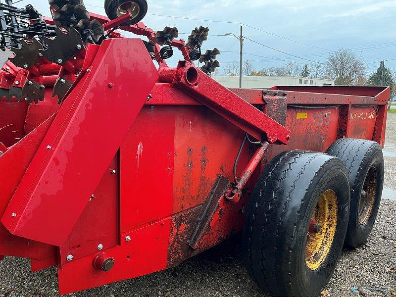 New Holland 195 Manure Spreader