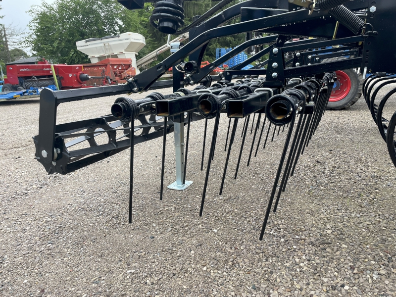 2025 Salford 550-32 Field Cultivator