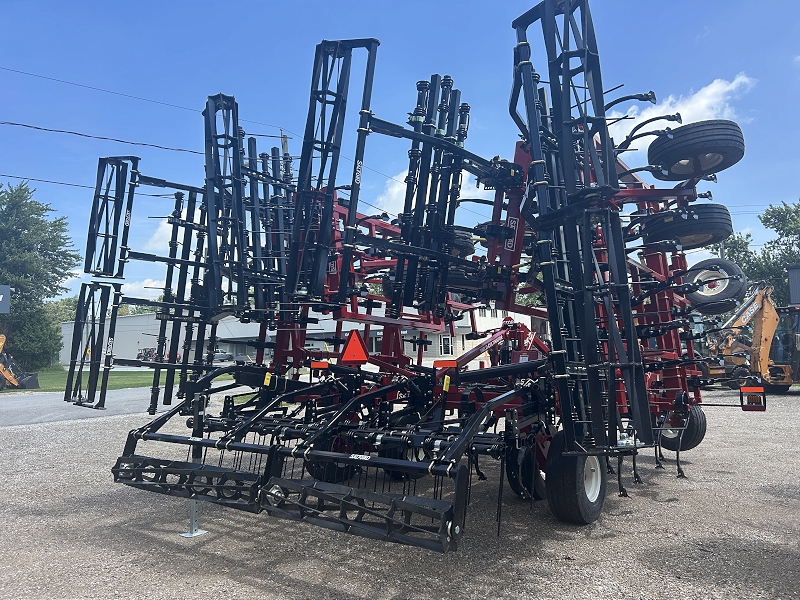 2025 Salford 550-40 Field Cultivator