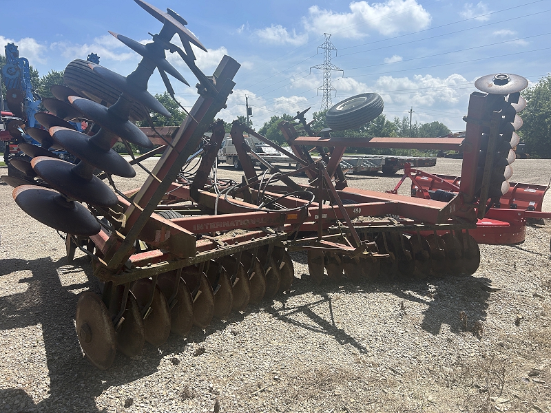 1985 International 490 Harrow