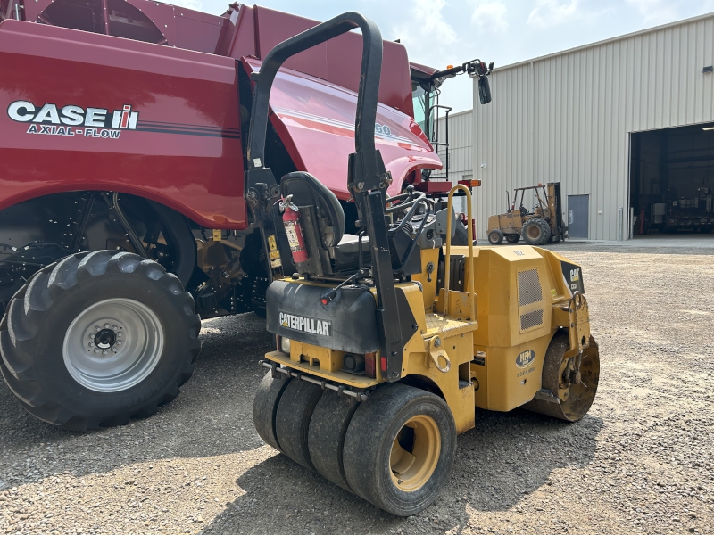 2012 Caterpillar CC24 Roller