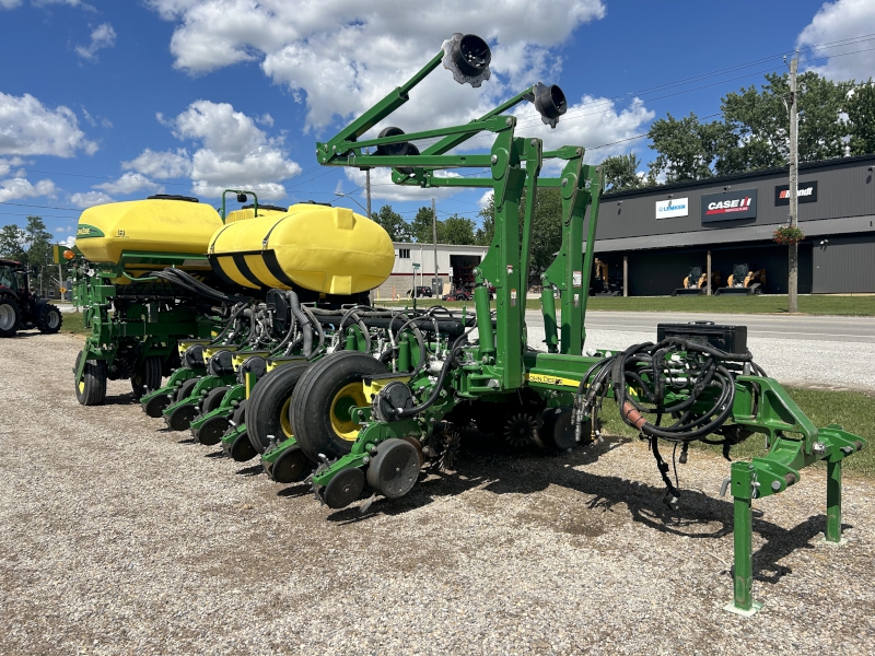 2017 John Deere 1775NT Planter