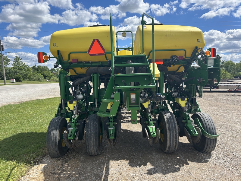 2017 John Deere 1775NT Planter