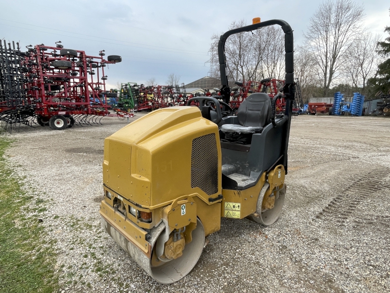 2014 Caterpillar CB14B Roller