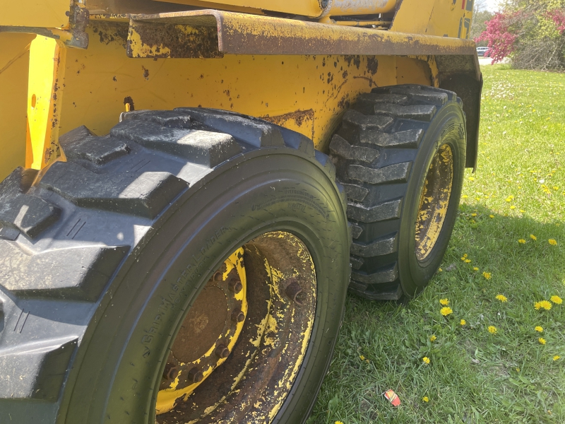2000 Gehl SL5635SX Skid Steer Loader