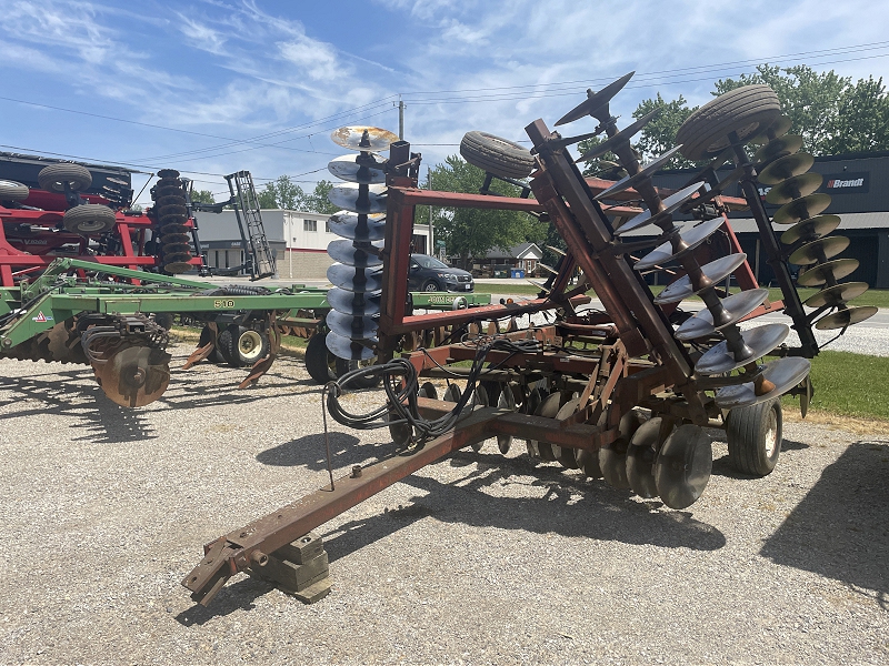 1979 International 496 Harrow