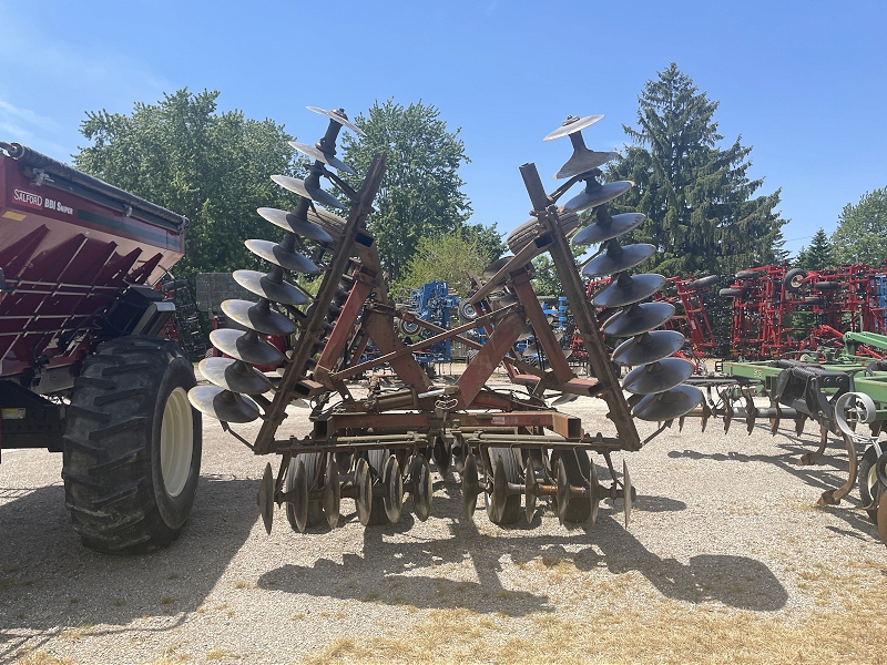 1979 International 496 Harrow