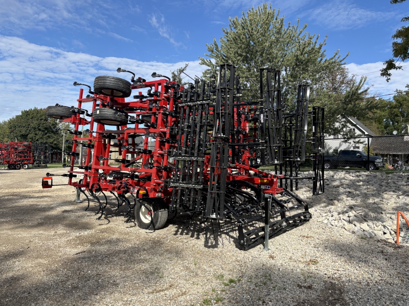 2026 Salford 550-40 Field Cultivator