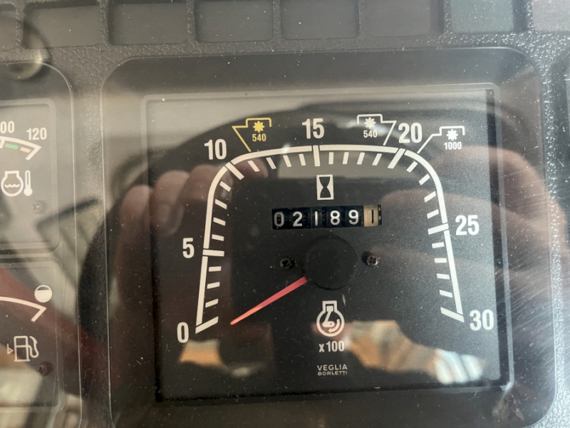 2002 New Holland TS110 Tractor