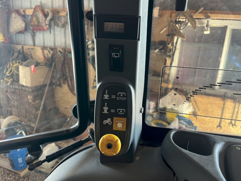 2002 New Holland TS110 Tractor