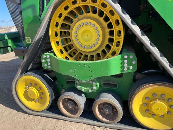 2023 John Deere 9RX 590 Tractor Rubber Track