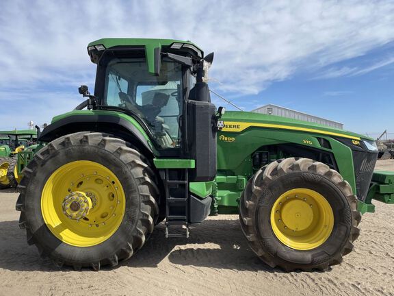 2023 John Deere 8R 370 Tractor