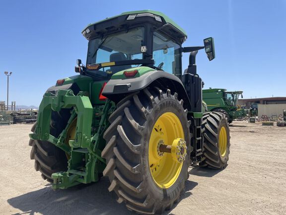 2023 John Deere 8R 370 Tractor