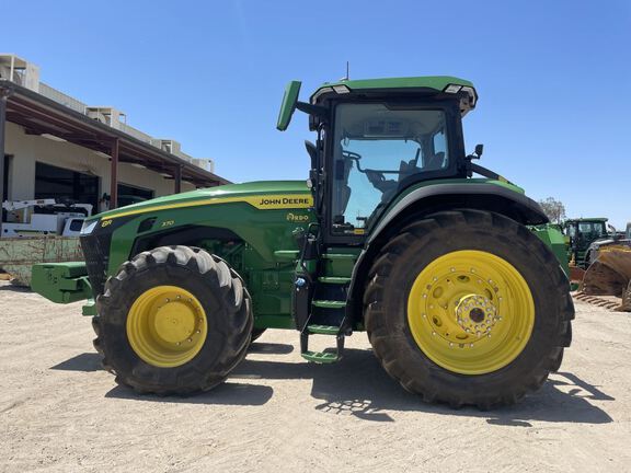 2023 John Deere 8R 370 Tractor