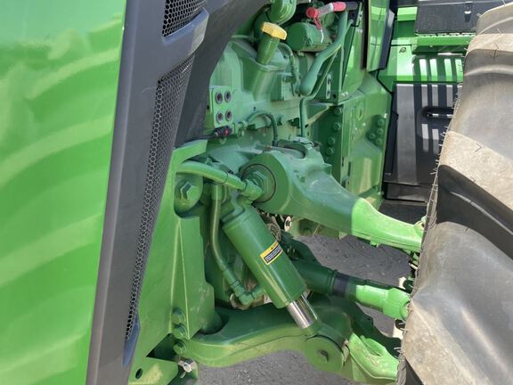 2023 John Deere 8R 370 Tractor