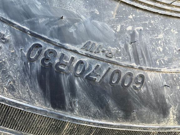 2023 John Deere 8R 370 Tractor