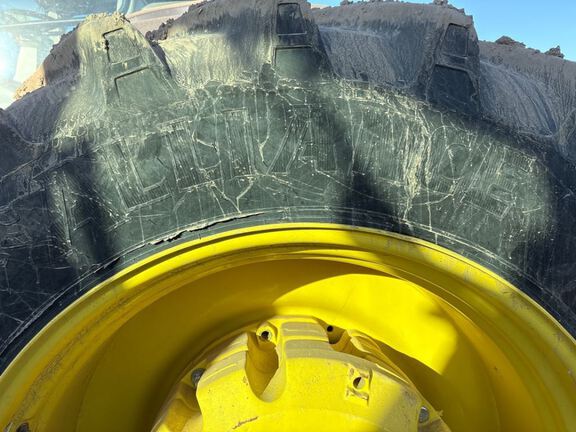 2023 John Deere 8R 370 Tractor