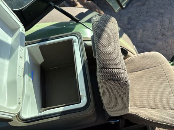 2023 John Deere 8R 370 Tractor