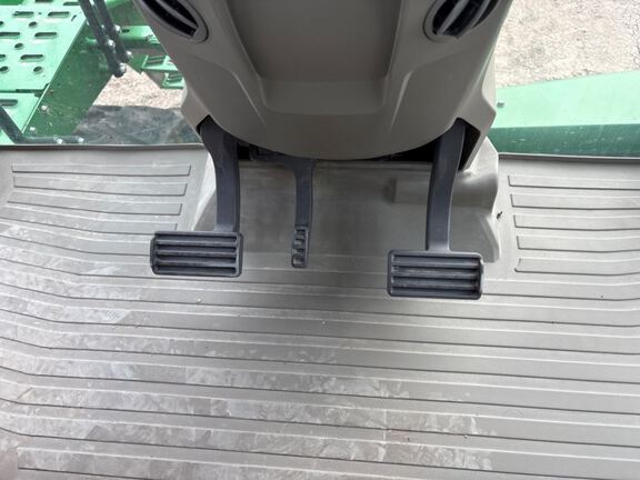 2024 John Deere 8RT 340 Tractor Rubber Track