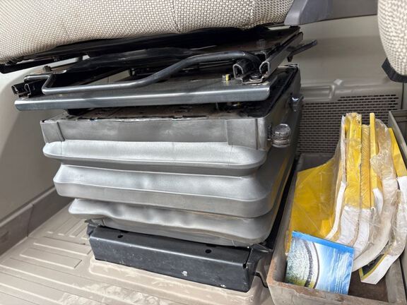 2024 John Deere 8RT 340 Tractor Rubber Track