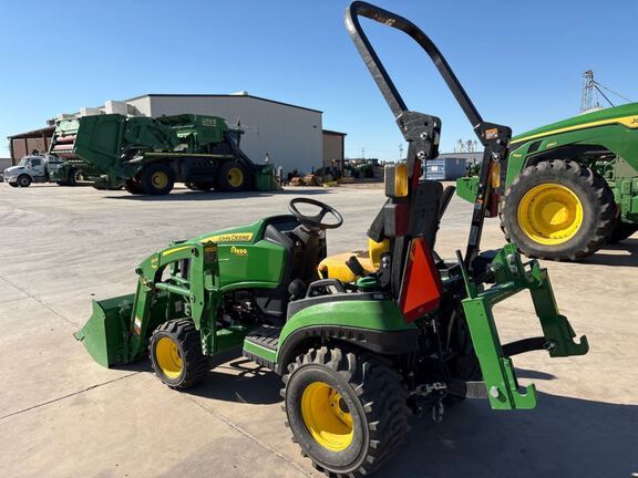 2022 John Deere 1025R Tractor Compact