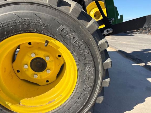 2022 John Deere 1025R Tractor Compact