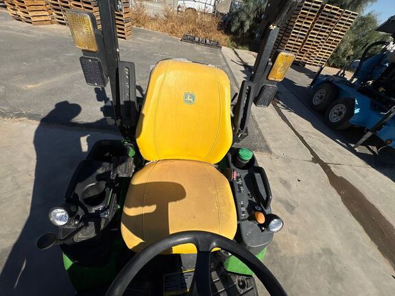 2022 John Deere 1025R Tractor Compact