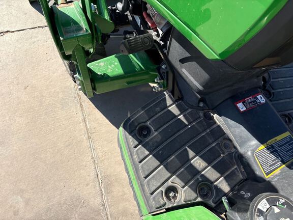 2022 John Deere 1025R Tractor Compact