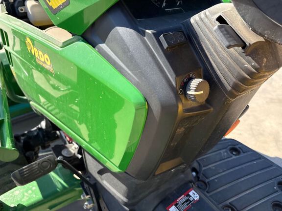 2022 John Deere 1025R Tractor Compact