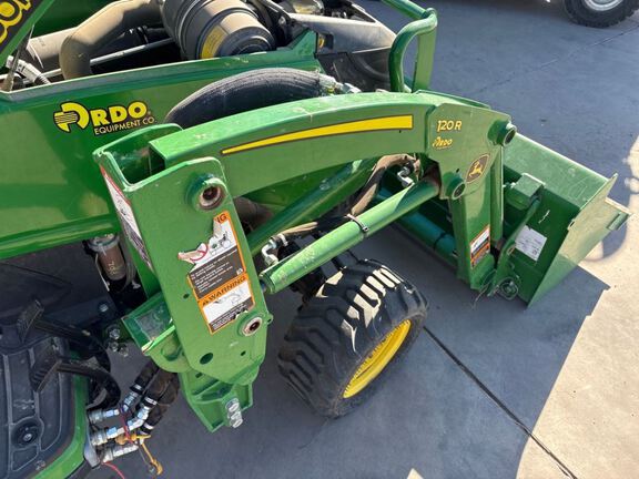 2022 John Deere 1025R Tractor Compact