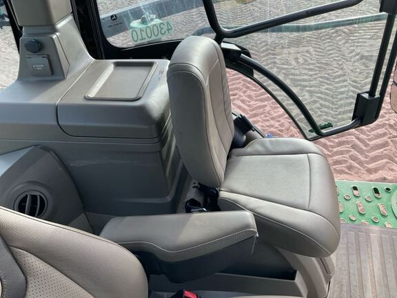 2023 John Deere 8RT 370 Tractor Rubber Track