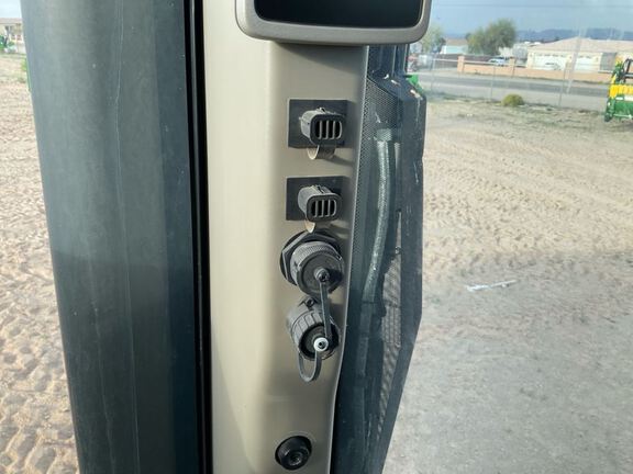 2023 John Deere 8RT 370 Tractor Rubber Track