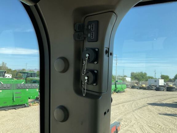 2022 John Deere 8RT 370 Tractor Rubber Track