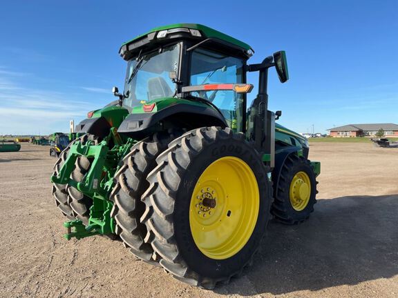 2023 John Deere 8R 250 Tractor