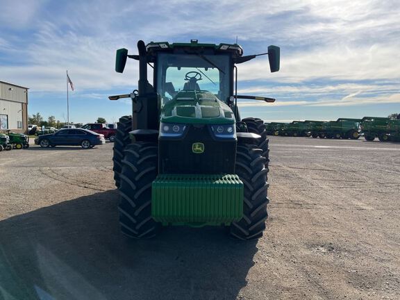 2023 John Deere 8R 250 Tractor