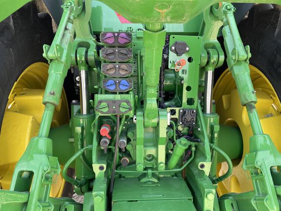 2023 John Deere 8R 370 Tractor