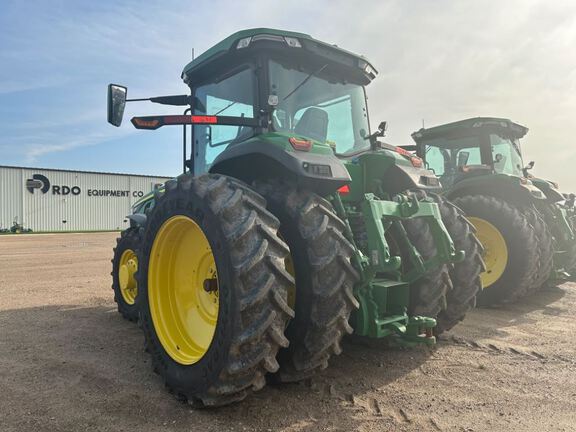 2023 John Deere 8R 250 Tractor