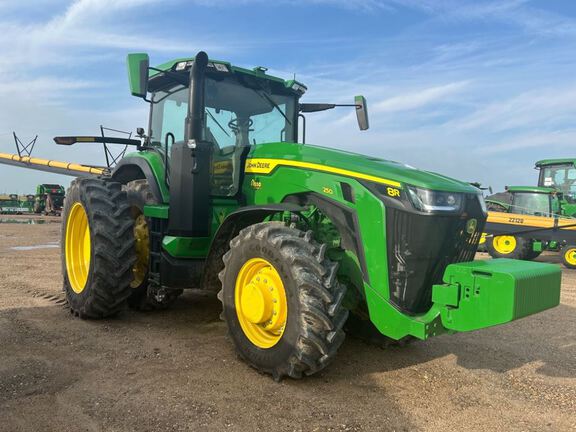 2023 John Deere 8R 250 Tractor