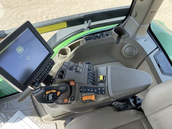 2023 John Deere 8R 370 Tractor