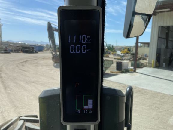 2023 John Deere 8R 370 Tractor