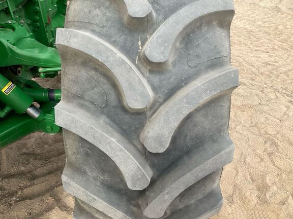 2023 John Deere 8R 370 Tractor